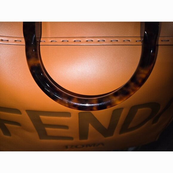 Pristine Authentic Fendi Roma Satchel - Picture 2 of 12